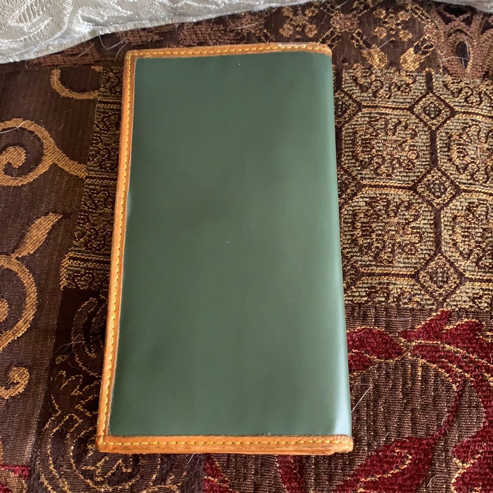 Authentic Hunting World long wallet - Picture 3 of 5